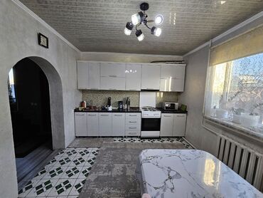 семный дом: 250 м², 7 комнат, Свежий ремонт С мебелью, Кухонная мебель