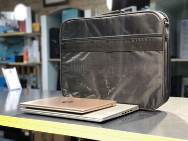 Noutbuklar üçün örtük və çantalar: Noutbuk çantaları Salam. Hər növdə, ölçüdə, rəngdə olan noutbuk — 9