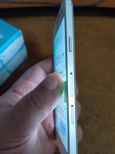 Samsung: Samsung Galaxy A3, bоја - Bela — 8