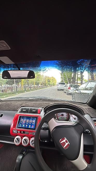 Honda: Honda Fit: 2005 г., 1.3 л, Вариатор, Бензин, Хэтчбэк — 3