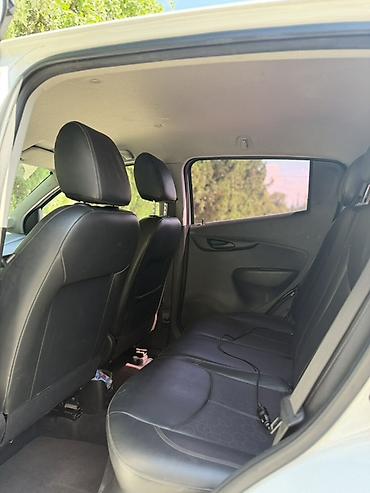 spark 7: Chevrolet Spark: 2016 г., 1 л, Автомат, Бензин, Хэтчбэк — 10