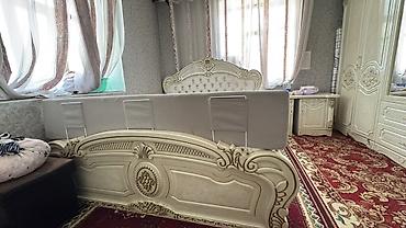 office table: Спальный гарнитур в классическом стиле (цвет айвори с золотистым — 1