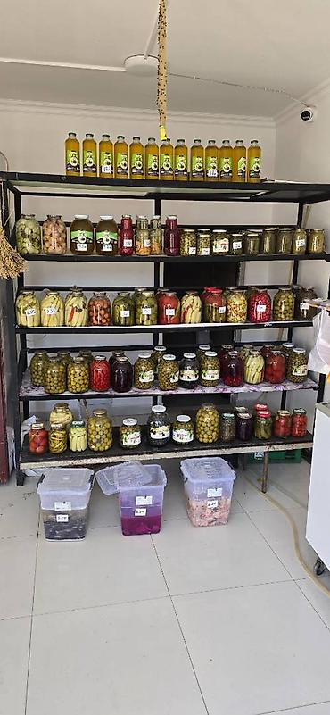 Aksesuarlar üçün vitrinlər: Hündürlüyü 190sm. Eni 60sm uzunlugu 215sm. Qalin profil ve şiverlernen — 1