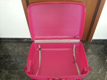 Προσωπικά αντικείμενα: Πωλείται βαλίτσα delsey με ροδάκια και συνδυασμό κλειδώματος, χρώματος