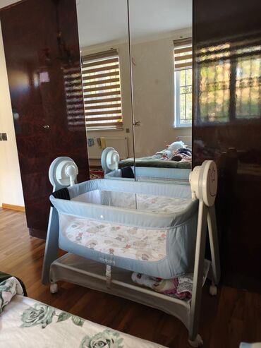 Gəzinti arabaları: Oğlan və qız üçün, Beşik