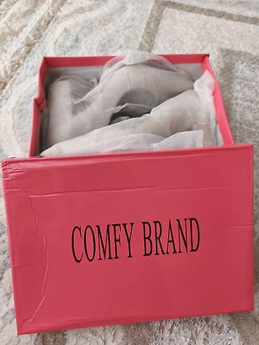 Tuflilər: Yenidir, cəmi 1 dəfə geyinilib. çox rahatdır. 40 razmer. Comfy Brand — 1