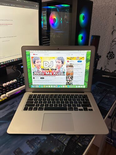 stikeri za laptop: Б/у Apple MacBook, 13.3 ", Intel Core i5, < 128 ГБ, Платная доставка, Доставка в районы, Самовывоз