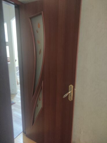 Tavan: Yaxşı vəziyyətdə olan islenmiş 2 qapı satılır