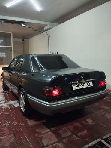 Mercedes-Benz: Mercedes-Benz W124: 3 l | 1994 il Sedan — 3