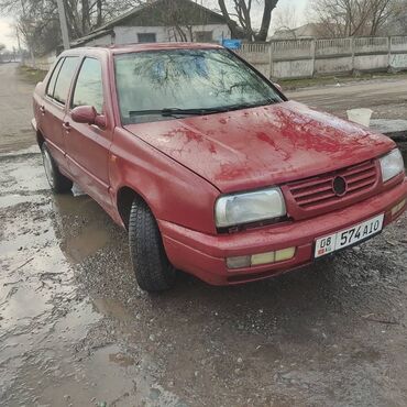 хода свик: Volkswagen Vento: 1993 г., 1.8 л, Механика, Бензин, Седан