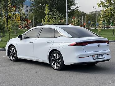 бампер на 220: GAC Aion S — запас хода 460 км полностью электрический седан в белом — 6