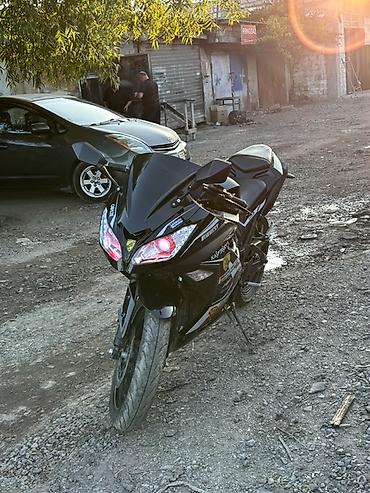 cross motosiklet: Kawasaki 2023 il, 1080 km — 2