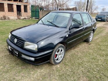 Volkswagen: Volkswagen Vento: 1994 г., 1.8 л, Механика, Газ, Хэтчбэк