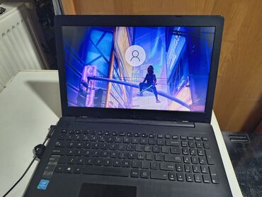 ASUS: Intel Pentium, 4 GB OZU, 15.6 " — 1