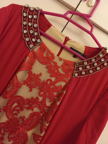 Ziyafət donları: Nişan Paltarıdı 4 aydı alınıb 338 manata ama 130 manata satılır. 1 — 8