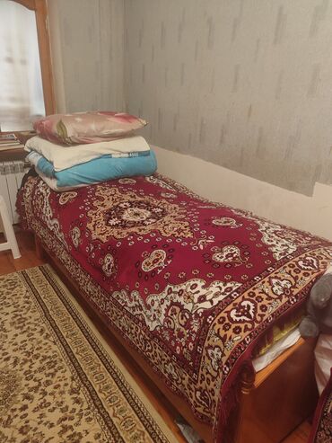 tek neferlik krafat: Təknəfərlik çarpayı, Bazasız, Matras ilə, Siyirməsiz