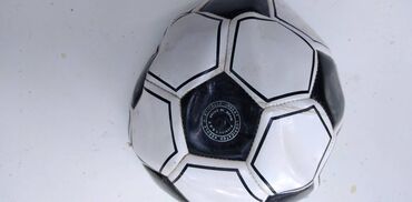 Rekviziti za vežbanje: Lopte za fudbal br.5: Umbro, Derbi i Adidas i druge vest — 14
