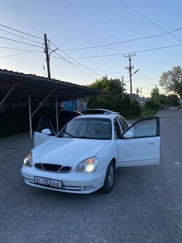 Daewoo: Daewoo Nubira: 2001 г., 1.5 л, Автомат, Бензин, Седан