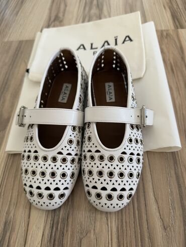 белые туфли: Туфли, 37, Alaïa, Новый, цвет - Белый, Самовывоз, Платная доставка