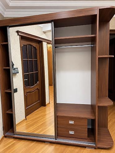 Dehliz dolabı – sürgülü qapılı, geniş güzgülü model. - Material