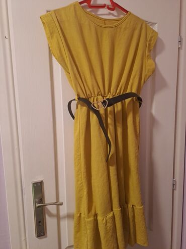 Dresses: L (EU 40), color - Yellow, Short sleeves