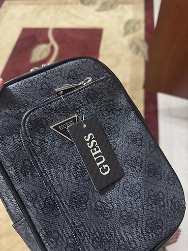 soft shell: Барсетка бананка Guess
Кожа✅
2 кармана ✅
Бирки и лого ✅ — 2