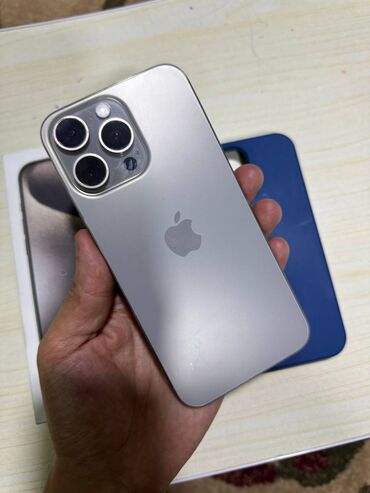 Apple iPhone: IPhone 15 Pro Max, Б/у, 256 ГБ, Natural Titanium, Чехол, Кабель, Коробка, 89 %