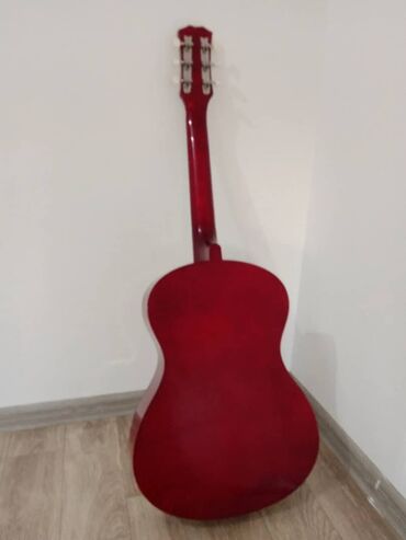 гитара 41 размер: Срочно продаю гитару нужны деньги! торга нет. 38 размер струны