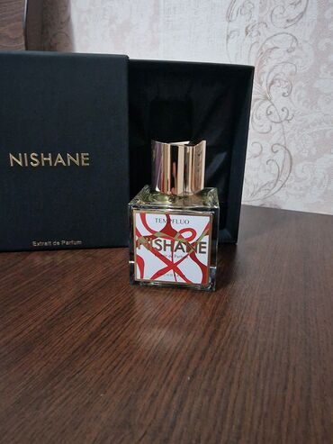 ešarpe i marame: Nishane Tempfluo parfem. 95/100 mlkomercijalno pakovanje