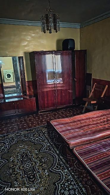 sumqayit kiraye evler: ŞƏKİ ŞƏHƏRİNDƏ MƏRKƏZDƏ MİNALİ OTELİN YANINDA ÜMUMİ HƏYƏTDƏ ZƏİF — 9