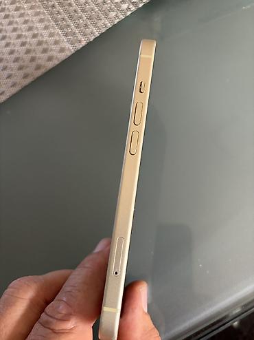 Apple iPhone: Iphon 15 očuvan ispravan koristen 2 godine — 3
