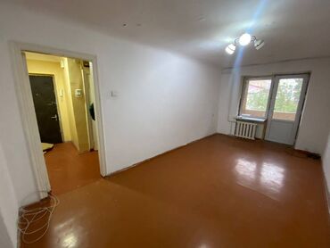 2 комнатная квартира в бишкеке купить: 2 комнаты, 44 м², Индивидуалка, 4 этаж, Старый ремонт