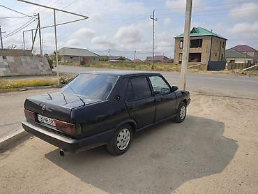 Tofas: Model: Tofaş Şahin (sedan) Rəng: Qara Kuzov: 4 qapı, arxa ötürücü — 2
