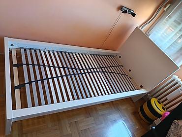 Kreveti: IKEA MALM Krevet — 50 € Prodaje se polovan IKEA MALM krevet u beloj — 10