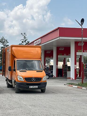 Услуги портера: Заказать Мерседес Гигант, Перевозка мебели, C грузчиком — 2