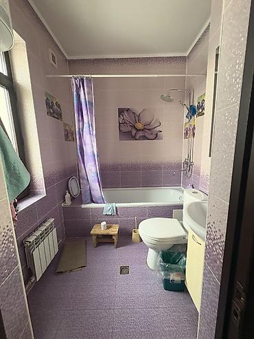 Продажа коттеджей и домов: Срочно продается 3 этажный дом в районе Восточного Автовокзала площадь at lalafo.kg — 5 Продажа коттеджей и домов: Срочно продается 3 этажный дом в районе Восточного Автовокзала площадь — 5