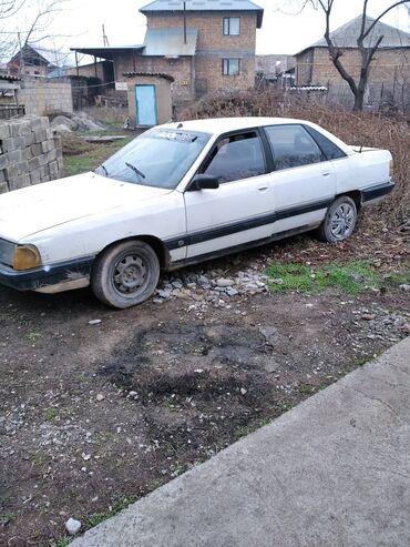 авто за 100: Audi 100: 1986 г., 1.8 л, Механика, Бензин, Седан