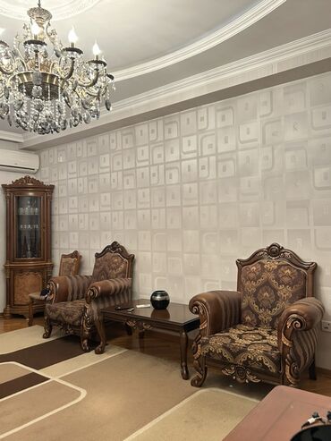 QAZ: Divan