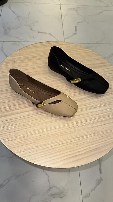 charles: Qadın baletka ayaqqabıları - Model: kvadrat burun, minimalistik kəsim — 1