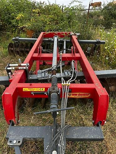 Kotanlar: Bu, əkinçilikdə torpağın hazırlanması üçün istifadə olunan qırmızı — 1