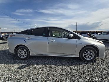 voxy noah: Toyota Prius: 2016 г., 1.8 л, Вариатор, Гибрид, Хэтчбэк — 3