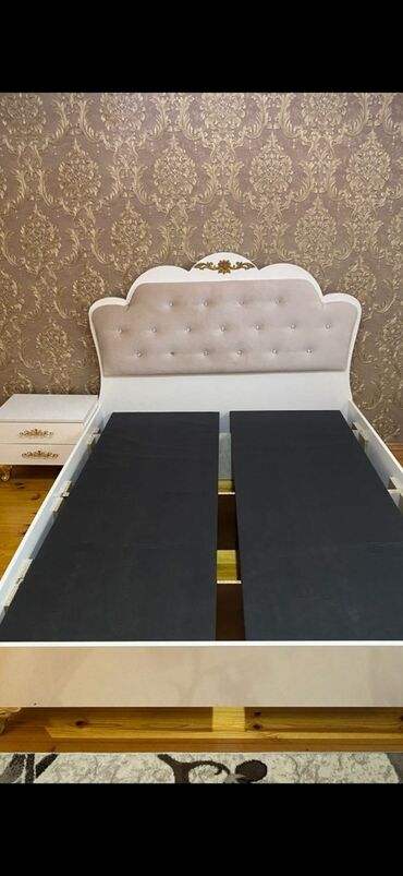 Divan və kreslo dəstləri: İşlənmiş, İkinəfərlik çarpayı, Matrassız