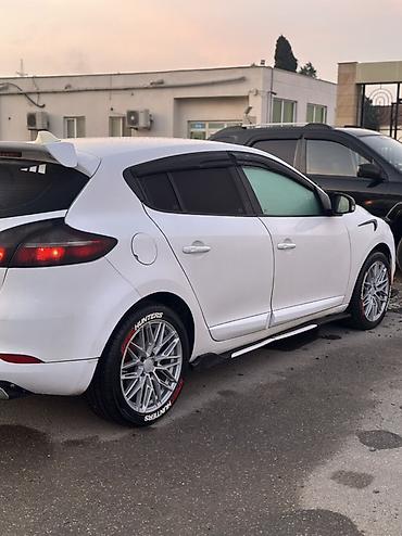vaz 2109 samara: Renault Megane hetçbek, ağ rəngdə təqdim olunur. Avtomobilin xarici — 6