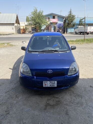 маленькая машина: Toyota Yaris: 2003 г., 1 л, Механика, Бензин, Хэтчбэк