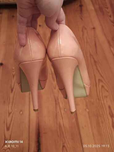 Tuflilər: Qadın ayaqqabıları – 2 cüt 1) Qırmızı klassik tufli - Material: zamşa — 14