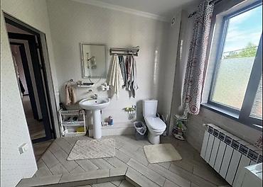 Долгосрочная аренда домов: 300 м², 4 комнаты at lalafo.kg — 17 Долгосрочная аренда домов: 300 м², 4 комнаты — 17