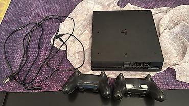 mix 4: PlayStation 4 Slim oyun konsolu dəsti. Dəstə daxil olanlar: - — 2