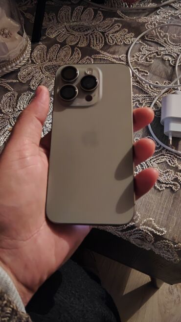 Apple iPhone: IPhone 15 Pro, Natural Titanium, Face ID — 4