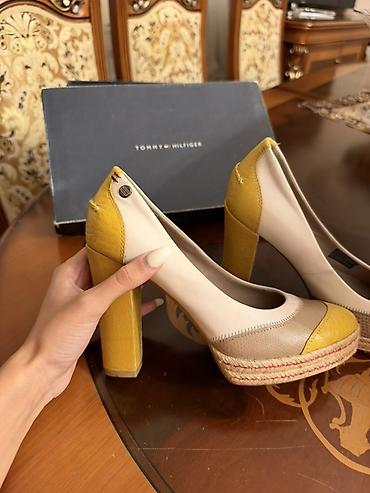 hil: Tommy Hilfiger qadın tuflisi 179 alinib, 40 satilir - Ölçü: 39 (qutu — 3