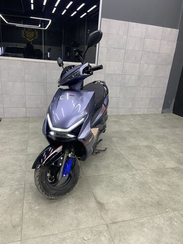 купить шины бу в бишкеке: Скутер M8, 125 куб. см, Бензин, Б/у